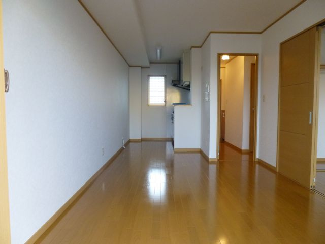 ベル・ウッドマンションの居間・リビング