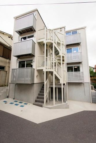 Glanz四谷の外観