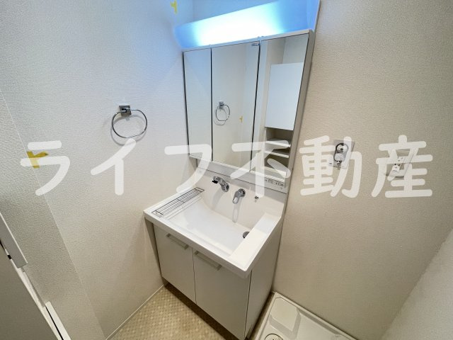 シュクル今里の独立洗面台|独立洗面台あり、毎朝おしゃれに忙しい女性の方におすすめです
