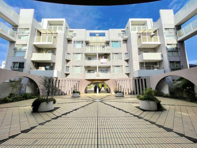 東峰マンション姪浜のエントランス