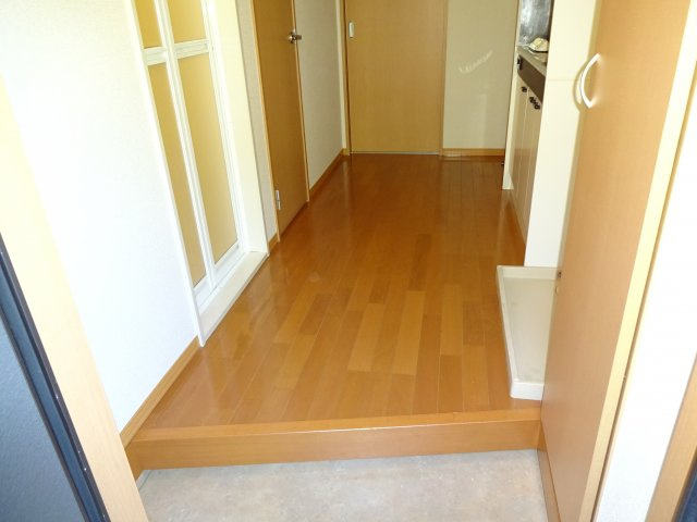 グレイスコートの玄関|写真は207号室、同タイプになります