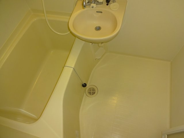 グレイスコートの浴室|写真は207号室、同タイプになります