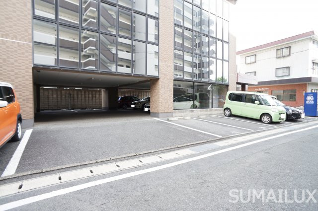 熊本市中央区本荘町の賃貸マンションの駐車場