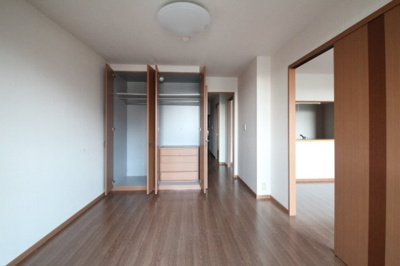 【収納】 | エスポアールSⅢ | 南西洋室にある収納です