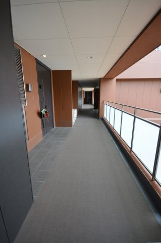 大阪福島タワーのロビー