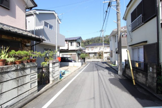 【前面道路含む現地写真】
