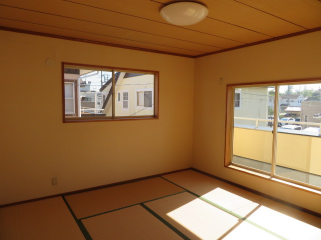 佐波郡玉村町五料　中古1280の洋室|各お部屋を最大限広く使って頂ける様、全居住スペースに収納を完備しております。プライベートルームはゆったりと快適に。