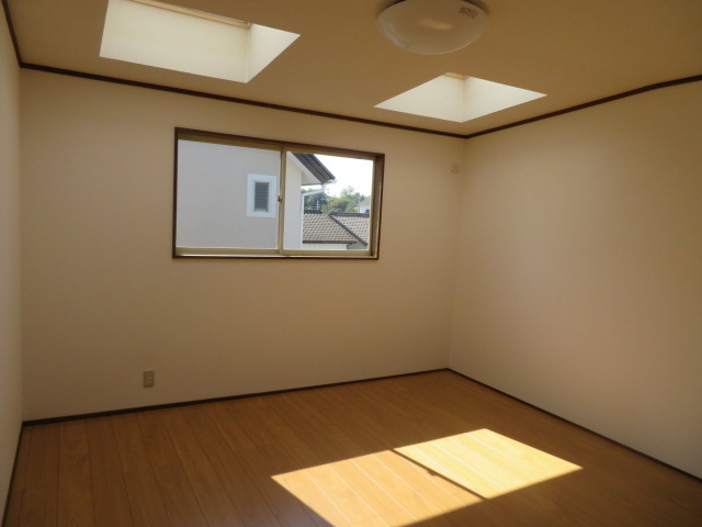 佐波郡玉村町五料　中古1280の洋室