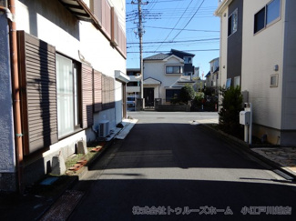 【前面道路含む現地写真】