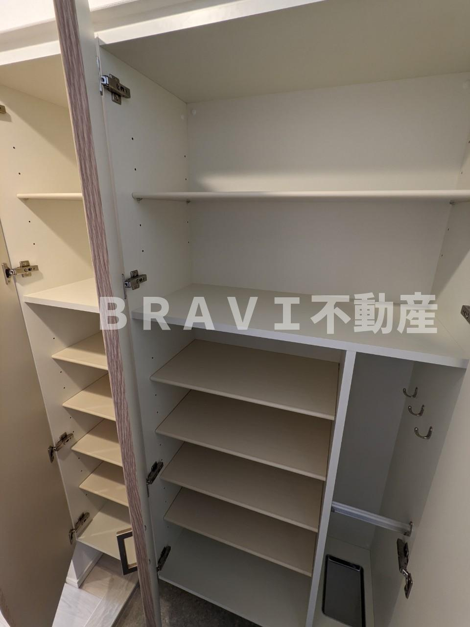 アーバス天満橋 BRAVI不動産の玄関