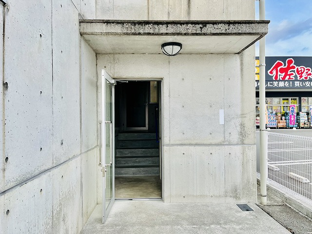 フローラル幸風のエントランス|ゆとりのあるエントランスです