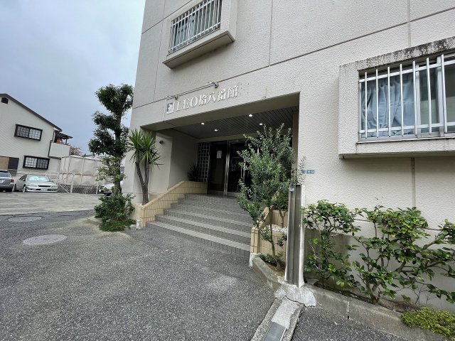 ＬＥＯ拾八番館のエントランス