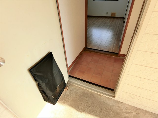 富士ハイツの玄関