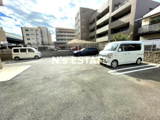 【駐車場】