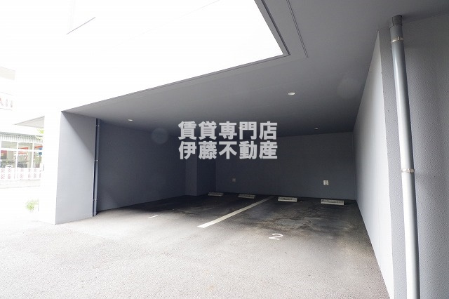 Kudo 上小田井の駐車場