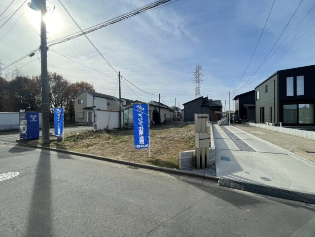 敷地面積64坪　売地　川越市小堤　の前面道路含む現地写真|前面道路　東側4.3ｍ公道に7.7ｍの接道！