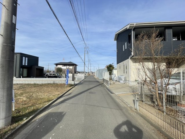 敷地面積64坪　売地　川越市小堤　の前面道路含む現地写真