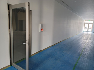 【内装】 | nonoHana南彦根 | 共用通路に出られる扉です。