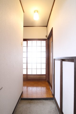 大塚マンションの玄関