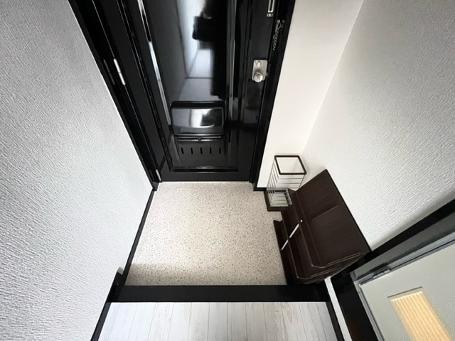 本多ビルディの玄関|モデルルーム写真になります。