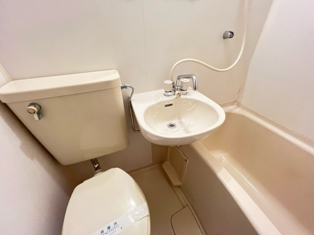 本多ビルディの洗面所|モデルルーム写真になります。