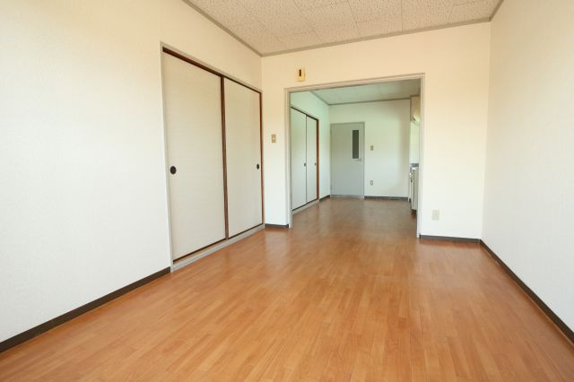 チェリーハイツの居間・リビング