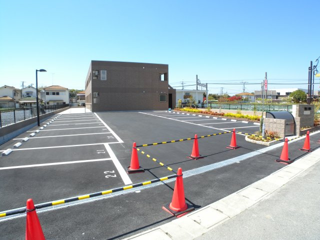 シャインキャッスルの駐車場