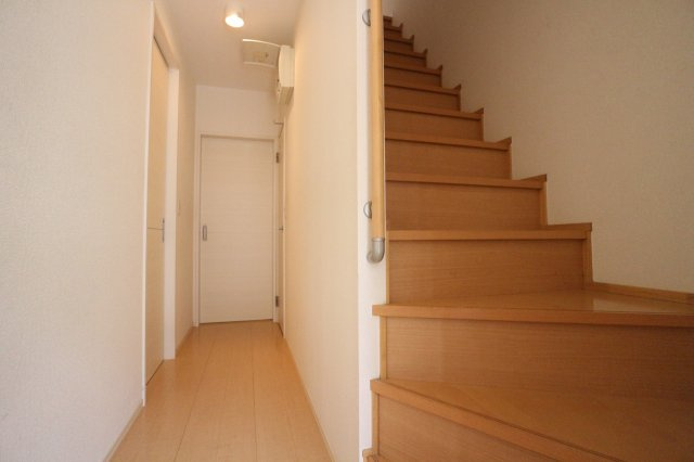 霞が丘４丁目戸建のエントランス