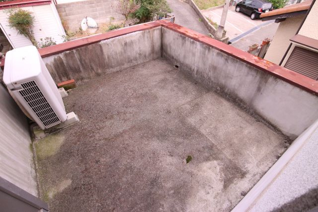 名谷町タウンハウスのバルコニー