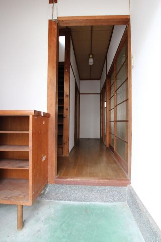 名谷町タウンハウスの玄関