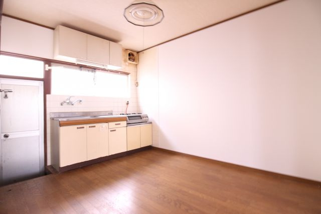 名谷町タウンハウスの居間・リビング