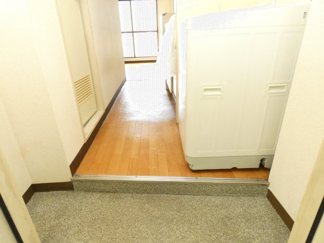 メゾンUQの玄関|メゾンUQ