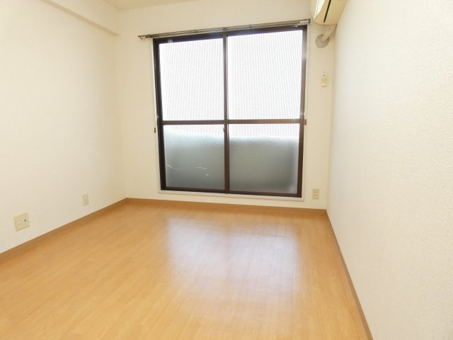 メゾンUQの居間・リビング|メゾンUQ