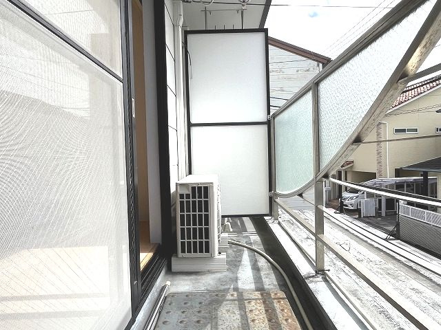 エトワール愛宕IIのバルコニー|暖かな日差しのふりそそぐバルコニー