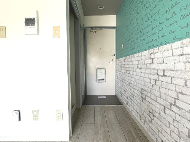 エトワール愛宕IIの居間・リビング|こちらの居間で趣味の時間をお楽しみください