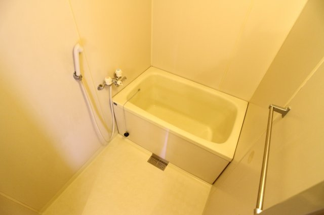 ビアンコディモーラの浴室