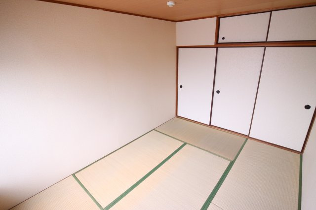 レジデンス王塚の寝室