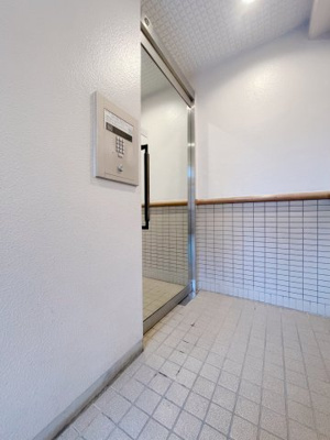 【エントランス】 | モアクレスト西台 | 安心のオートロック付き♪