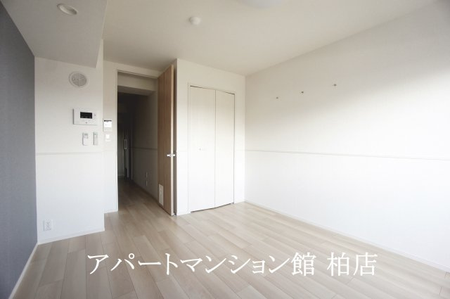 シャイニーの居間・リビング