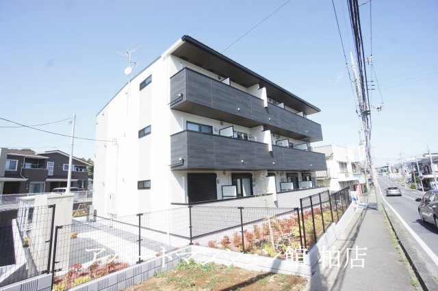 シャイニーの外観