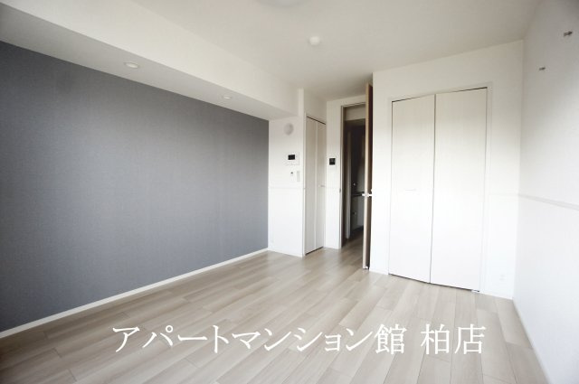 シャイニーの居間・リビング