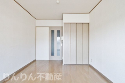 【居間・リビング】 | エクシード山城 | 居間です