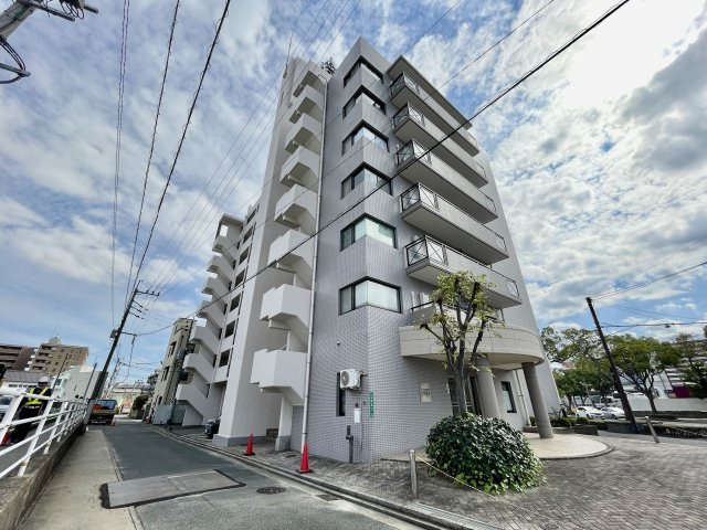 コスモ小戸の外観