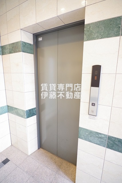 グランデ城西のロビー