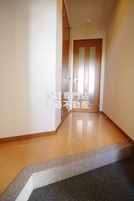 グランデ城西の玄関