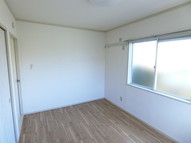 コリーナ蜆塚Aの洋室