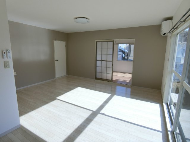 コリーナ蜆塚Aの居間・リビング