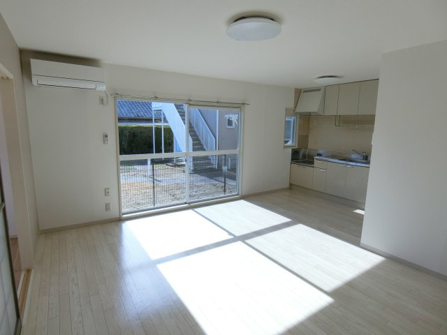 コリーナ蜆塚Aの居間・リビング