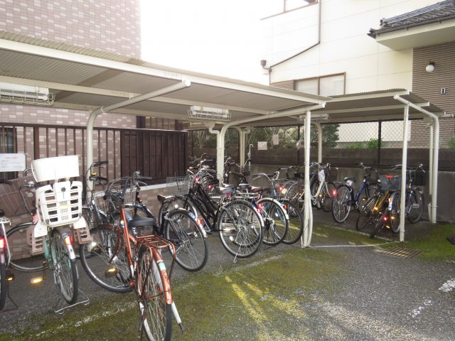 モナークマンション川越Ⅱの駐車場