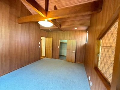 【洋室】 | 王禅寺東5丁目戸建 | 2階・南向き洋室11帖☆ウォークインクローゼットがあります♪お洋服の多い方もお部屋が片付いて快適に過ごせますね♪